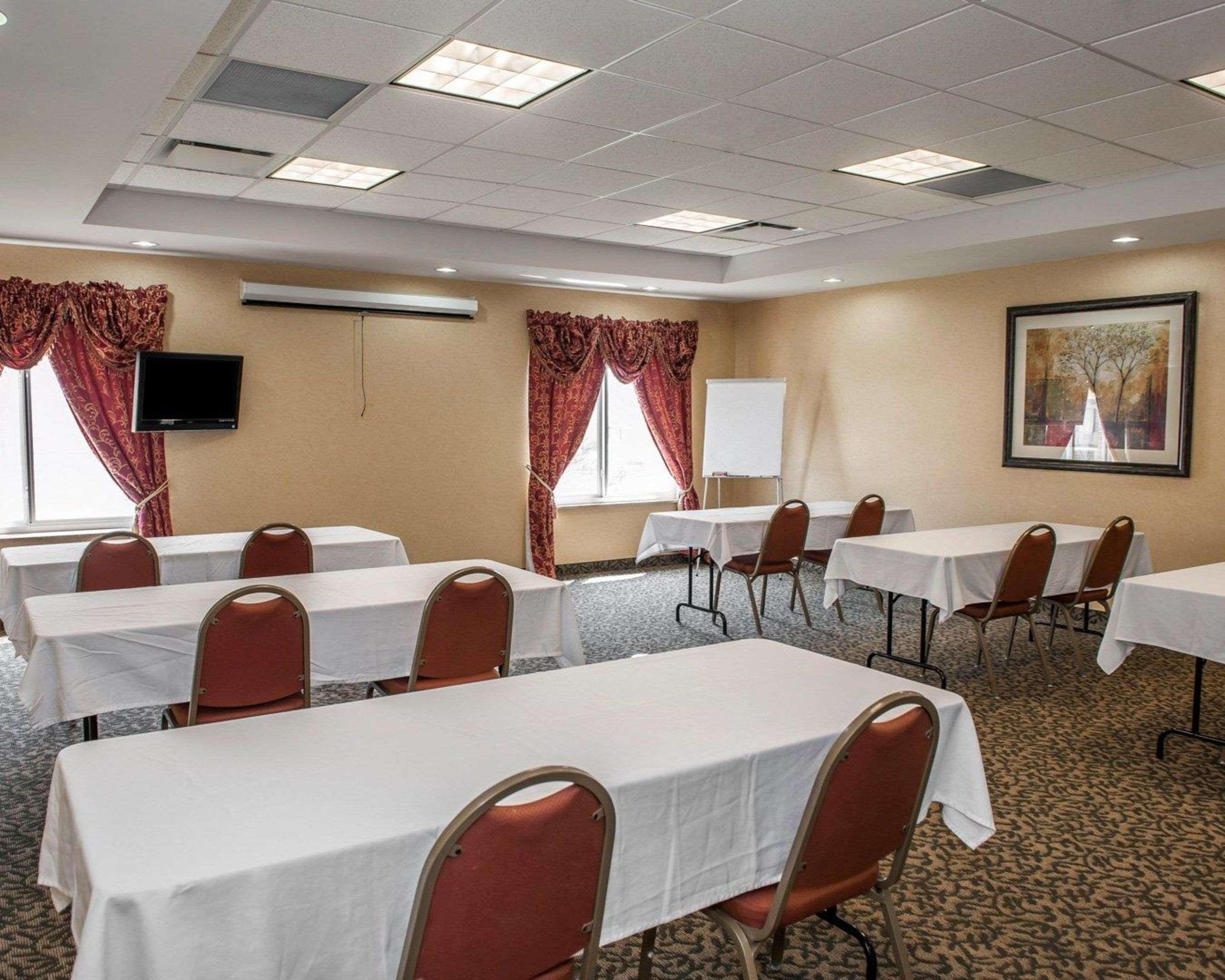 Comfort Suites Near Indianapolis Airport Exterior foto