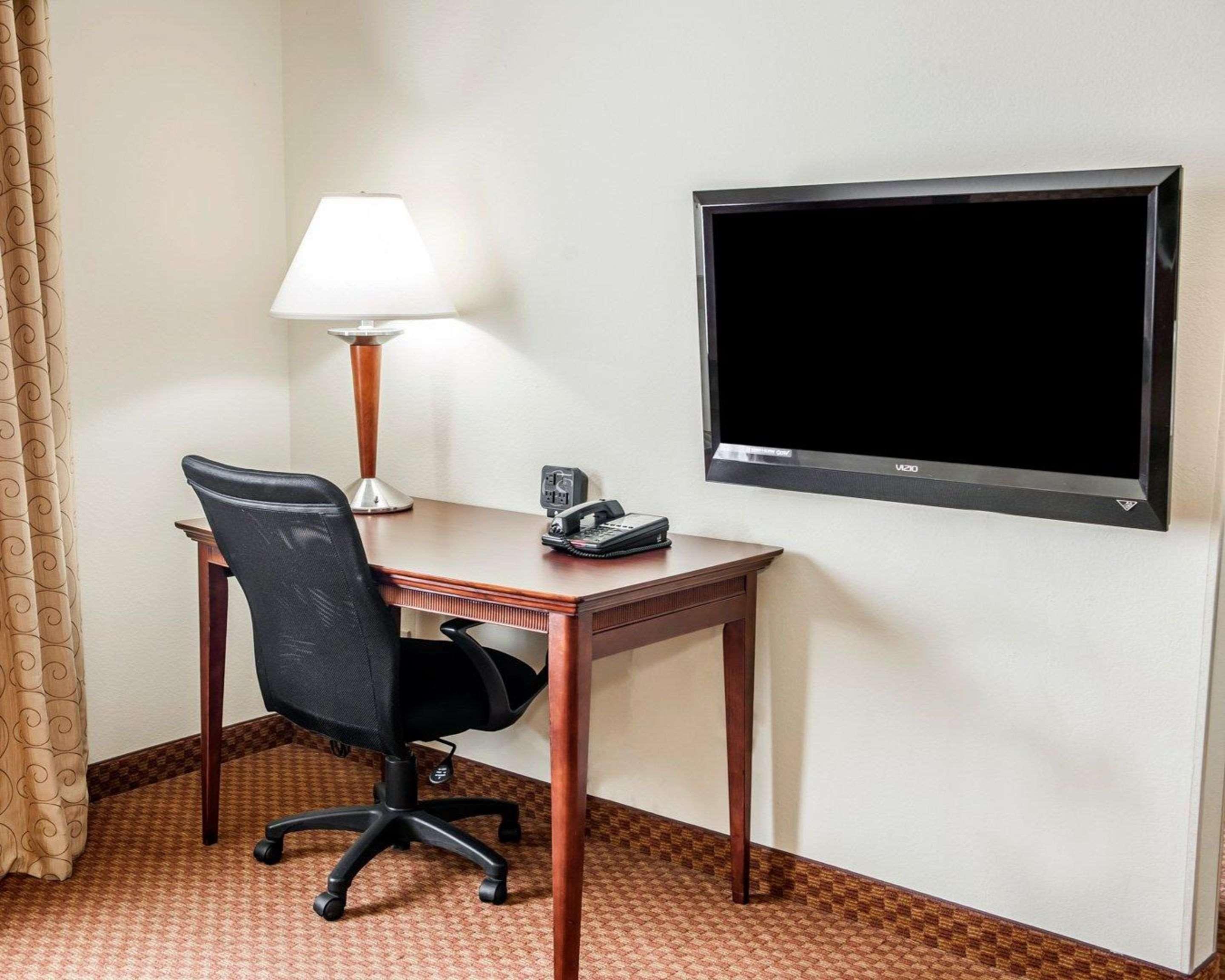 Comfort Suites Near Indianapolis Airport Exterior foto